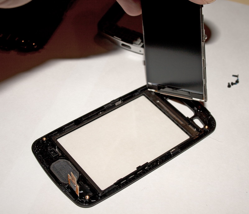 Разборка LG P500 Optimus One